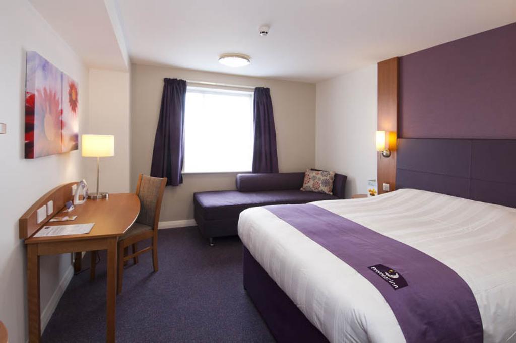 Premier Inn Ashford Central Phòng bức ảnh