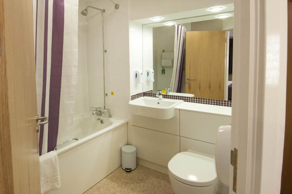 Premier Inn Ashford Central Phòng bức ảnh