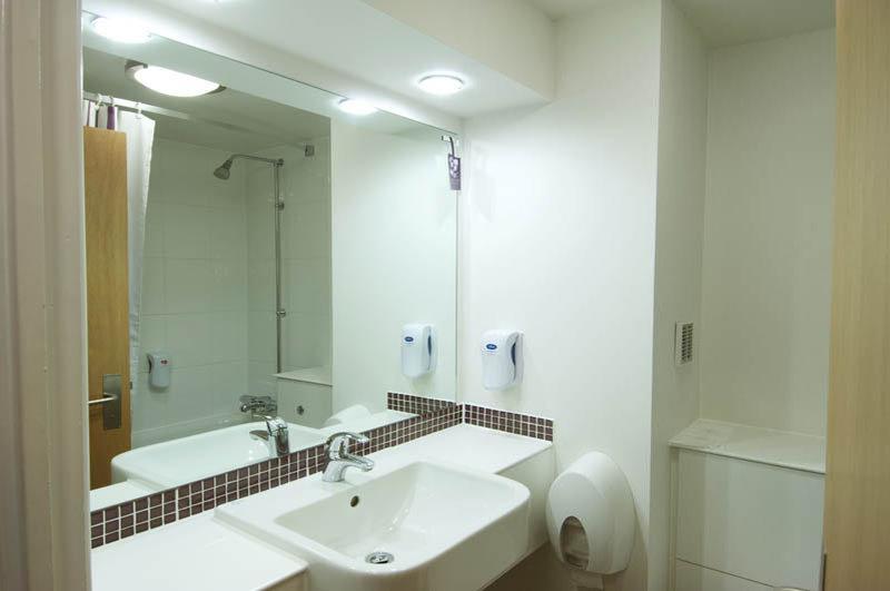 Premier Inn Ashford Central Ngoại thất bức ảnh